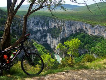 route des
                              Cretes, Canyon du Verdun, upper western
                              approach