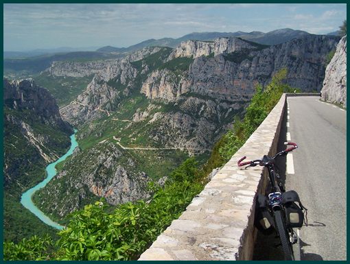 approaching
                                    the highest point on the south side
                                    of the Canyon du Verdun, past Col
                                    d'Illoire