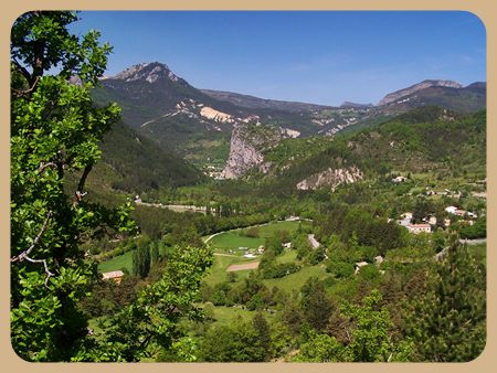 approaching
                          Castellane from Col de Luens