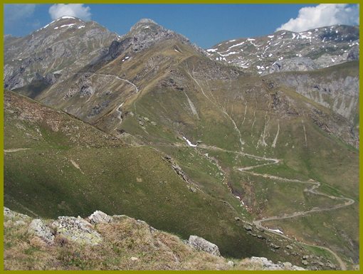 Col de
                          la Perle from Via del Sale