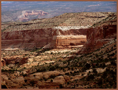 climbing the north side of the Kokopelli
Trail m88 s(u)